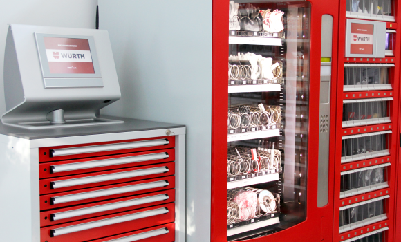 Skuffebasert salgsautomat for varer av høy verdi